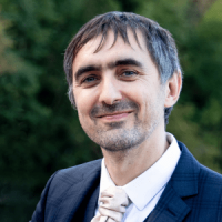 Dr. Emmanuel Clouet
